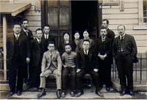 Opened Wakayama Suginobaba Sales Office (1923)